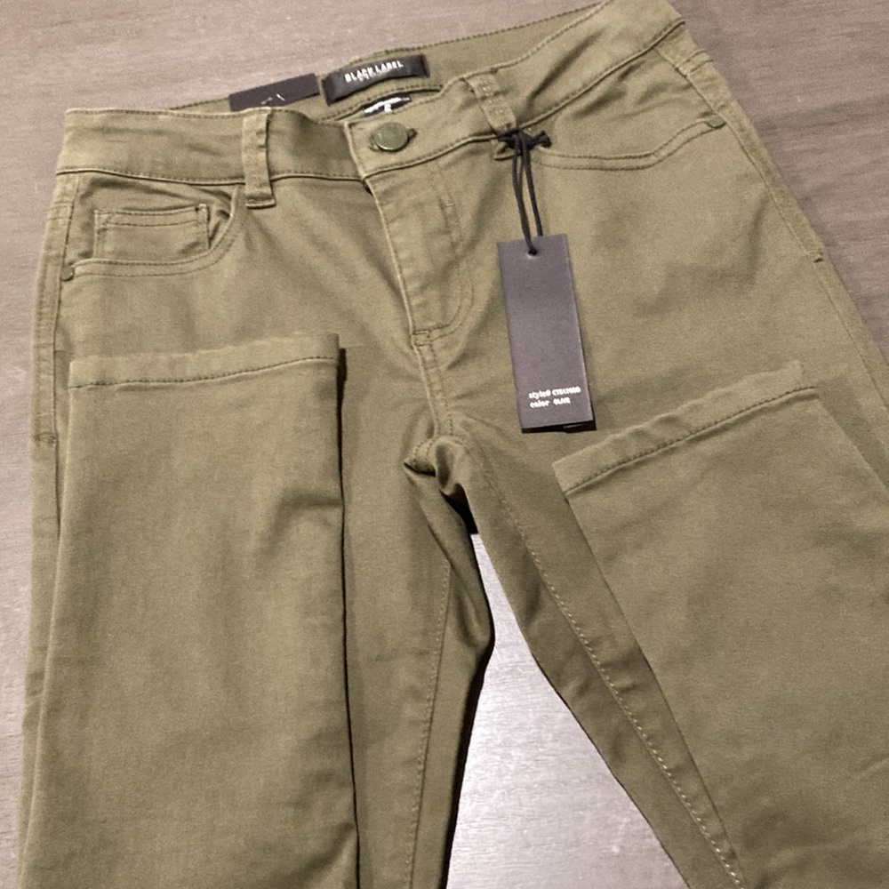 NWT Black Label by C’est Toi skinny jeans Olive